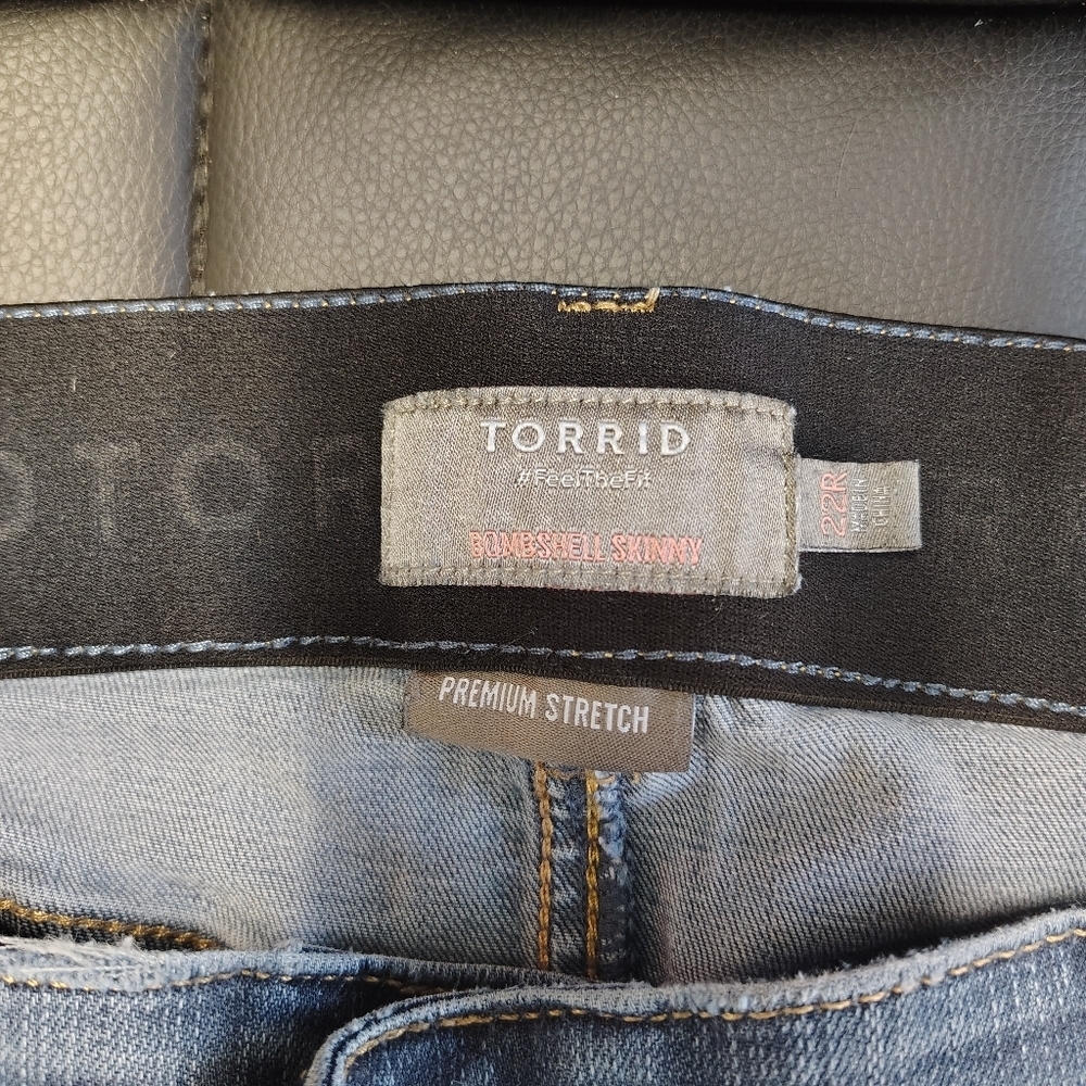 Torrid Classic Blue Bombshell Skinny Jeans Size 22R - Picture 2 of 7